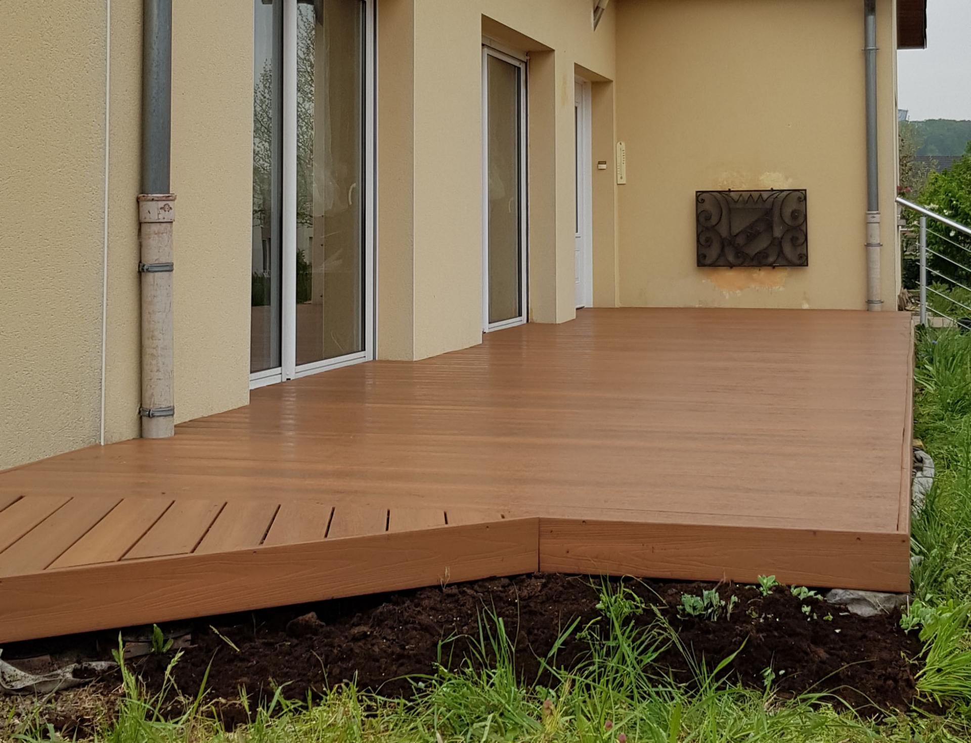 Terrasse en lames composites
